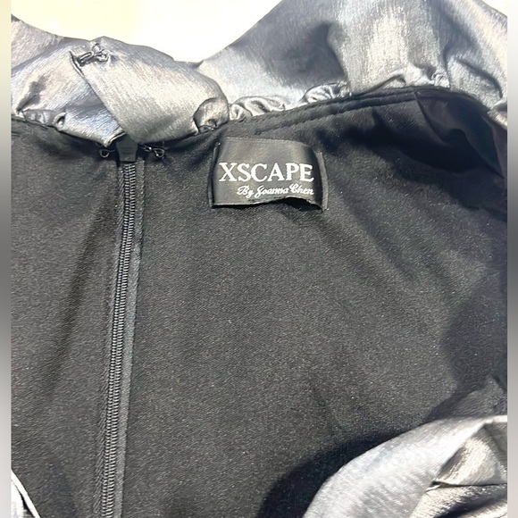 Xscape,Metallic Ruffle Satin Cocktail Silver Elegant Gray Satin Dress,EUC,Size 4 - Picture 4 of 13